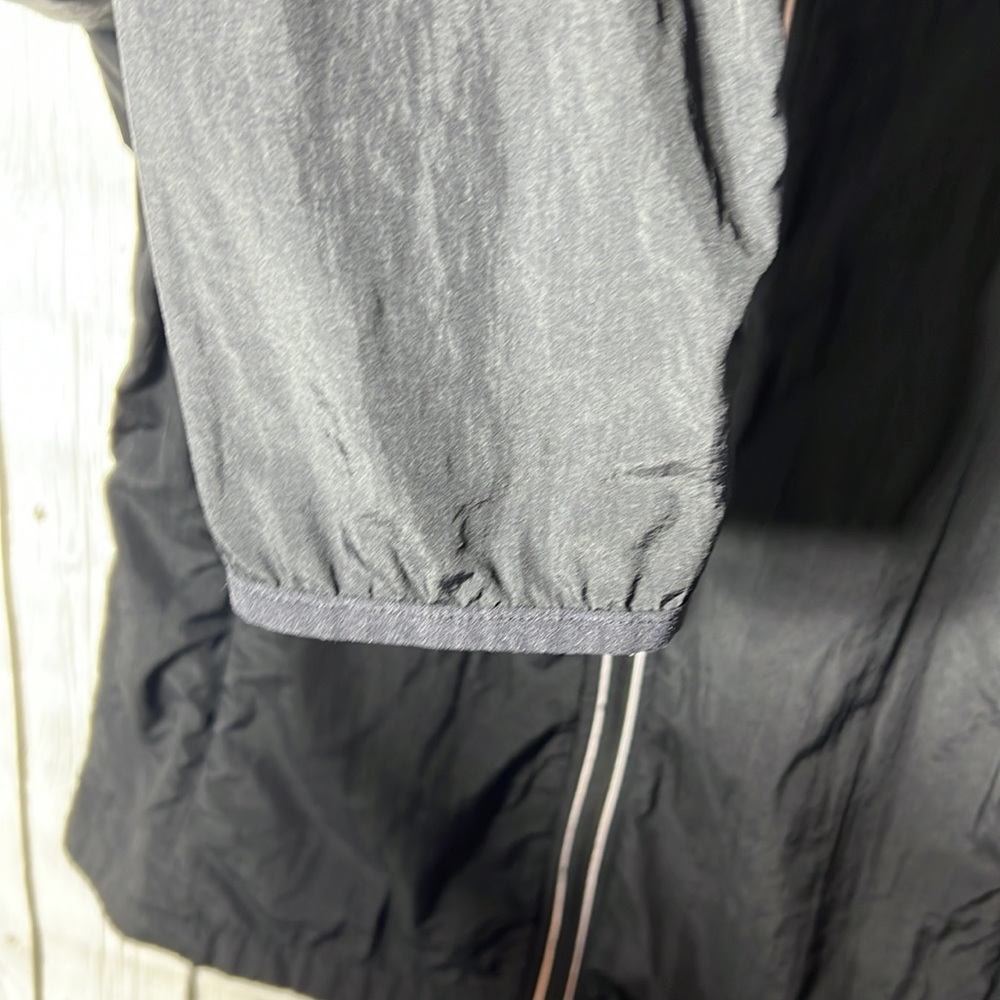 Fabletics Black Zip Up Windbreaker Jacket Size Xl - image 4
